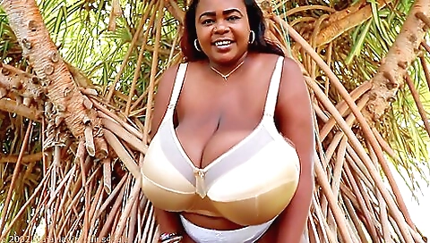 Maja Meets Miosotis 23 Miosotis Big Boobs In A Golden Maja Meets Miosotis 23 Miosotis Big Boobs In A Golden